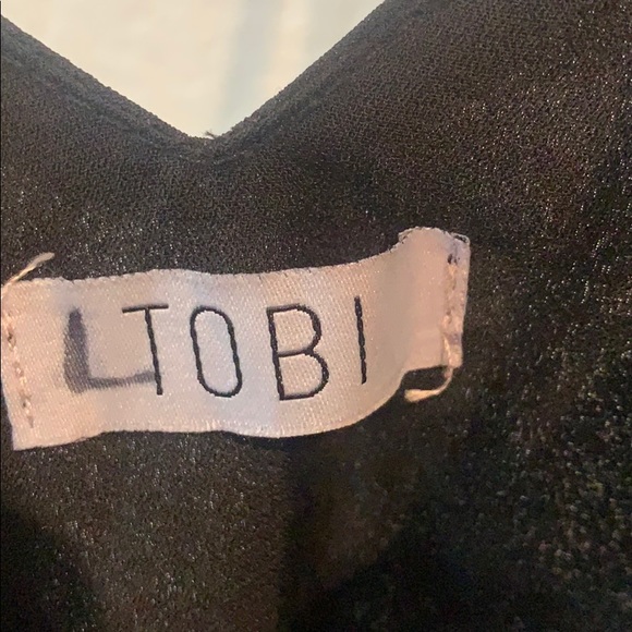 black tank top - Picture 3 of 3